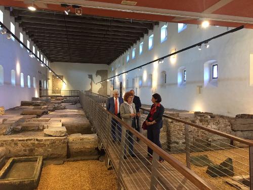 Nella foto l’assessore regionale alla Cultura, Tiziana Gibelli, in visita al Museo Paleocristiano di Aquileia accompagnata dalla direttrice del Museo archeologico nazionale, Marta Novello, e dal consigliere regionale Franco Mattiussi. 